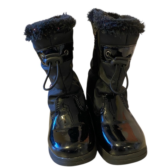 Totes Toddler Girls Ellie Winter Boots Black with Hearts Size 9M - Picture 4 of 12